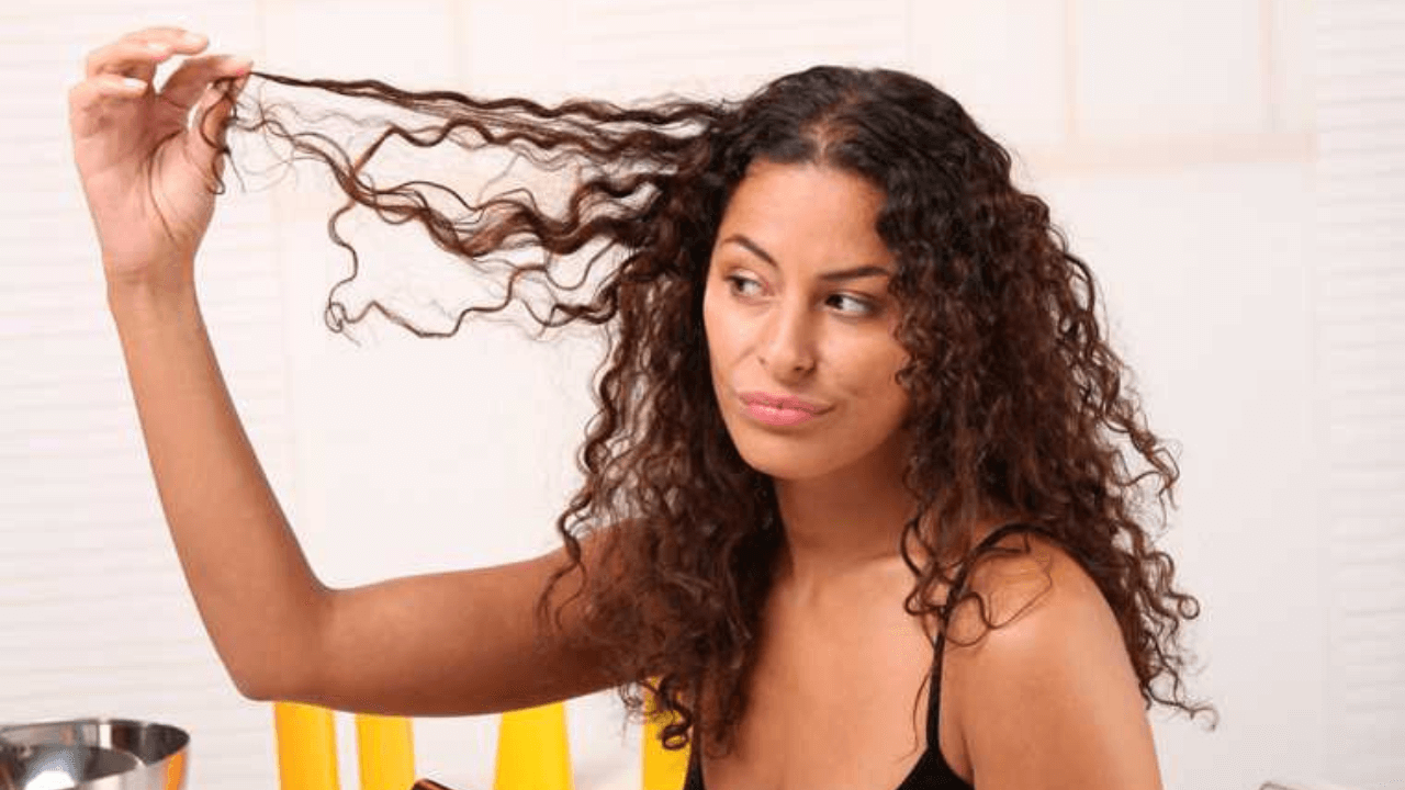 How to Pick the Right Shampoo for Your Curls